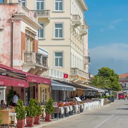 Spacious 3-Br Apartment Vita - Free Bikes & Parking アパート *