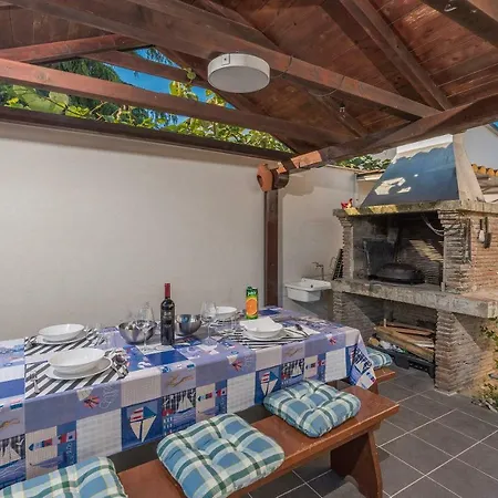 Spacious 3-Br Apartment Vita - Free Bikes & Parking Apartment *