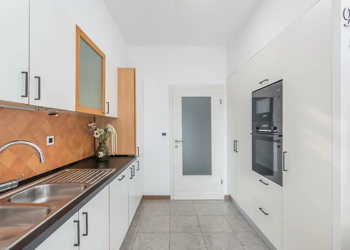 Spacious 3-br - Free Bikes & Parking Apartman