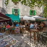 Διαμέρισμα Spacious 3-br - Free Bikes & Parking *