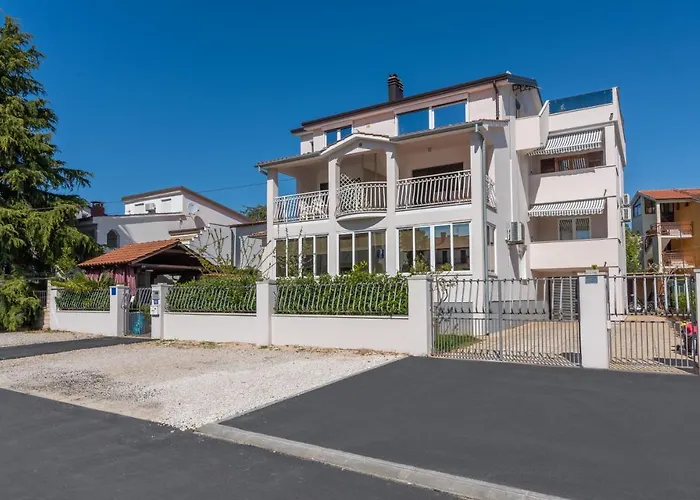 Spacious 3-Br Apartment Vita - Free Bikes & Parking * Poreč