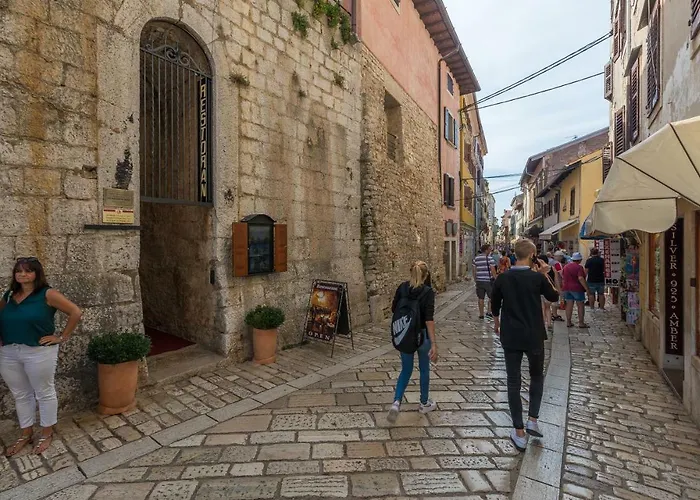 Spacious 3-Br Apartment Vita - Free Bikes & Parking * Poreč