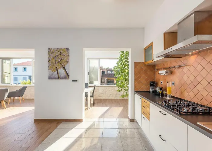 Spacious 3-Br Apartment Vita - Free Bikes & Parking