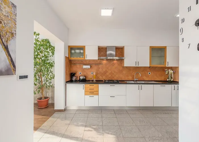 Spacious 3-Br Apartment Vita - Free Bikes & Parking