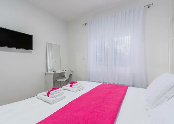 Spacious 3-Br Apartment Vita - Free Bikes & Parking *