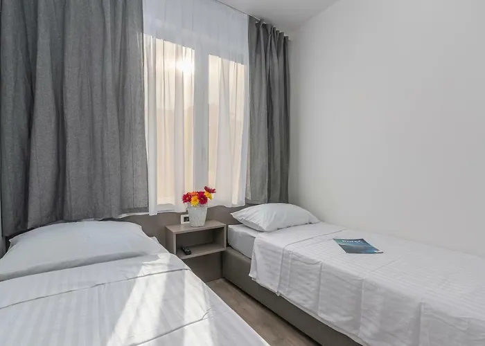 Spacious 3-Br Apartment Vita - Free Bikes & Parking * Poreč