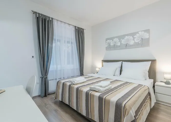 Spacious 3-Br Apartment Vita - Free Bikes & Parking * Poreč