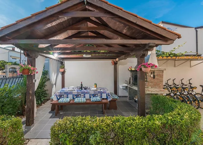 Lejlighed Spacious 3-Br Apartment Vita - Free Bikes & Parking