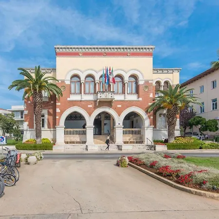 Spacious 3-br - Free Bikes & Parking Lägenhet Poreč