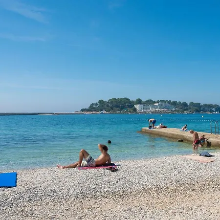 Spacious 3-br - Free Bikes & Parking Porec