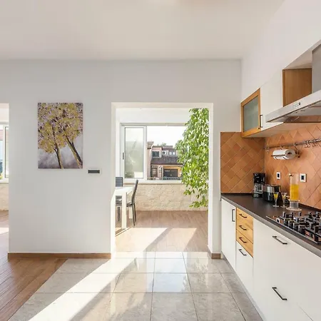 Spacious 3-br - Free Bikes & Parking