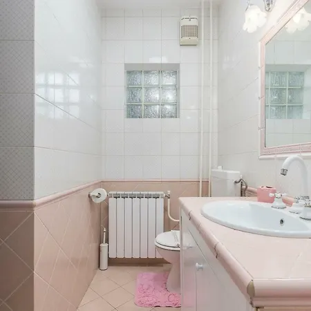 Spacious 3-br - Free Bikes & Parking Porec